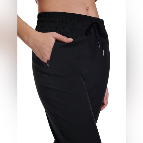 Kyoden Black Capri Joggers - Picture 3 of 11